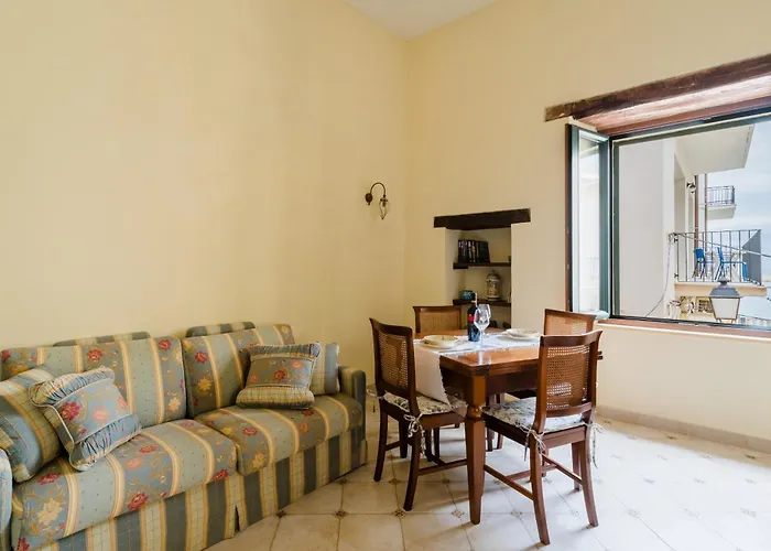 Mono Scilla Centro Storico Holiday home